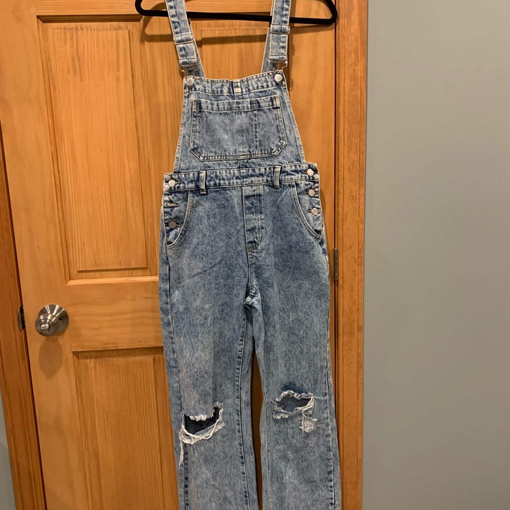 SHEIN size S overalls. Barely worn and no stains. Just don’t wear them enough